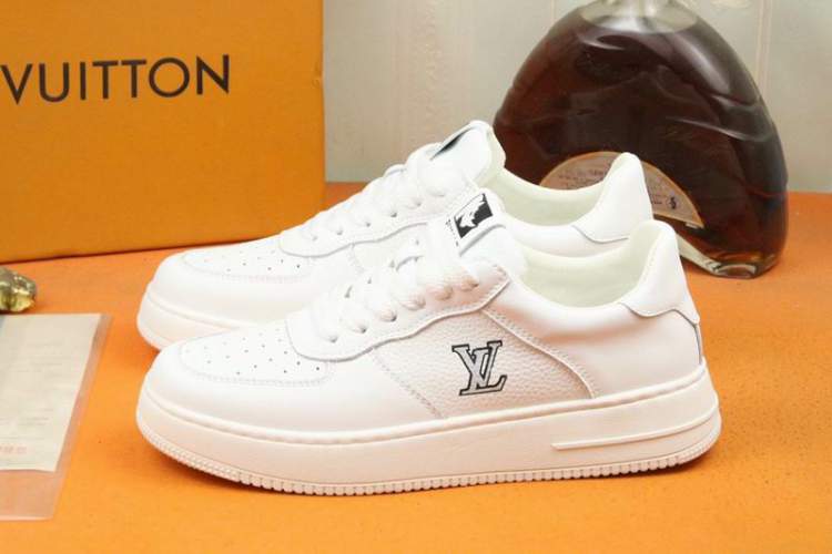 Picture of Louis Vuitton Shoes _SKULVsz38-43mnf016716865